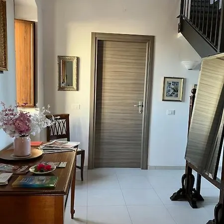 Appartamento Loft Con Ampio Terrazzo In Centro Storico A LʼAquila