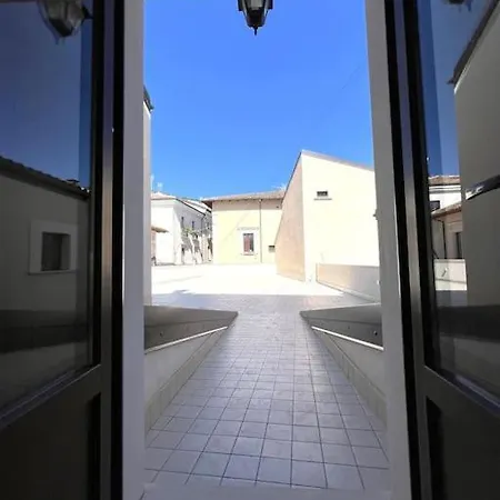 Loft Con Ampio Terrazzo In Centro Storico A LʼAquila