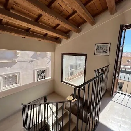 Appartamento Loft Con Ampio Terrazzo In Centro Storico A *